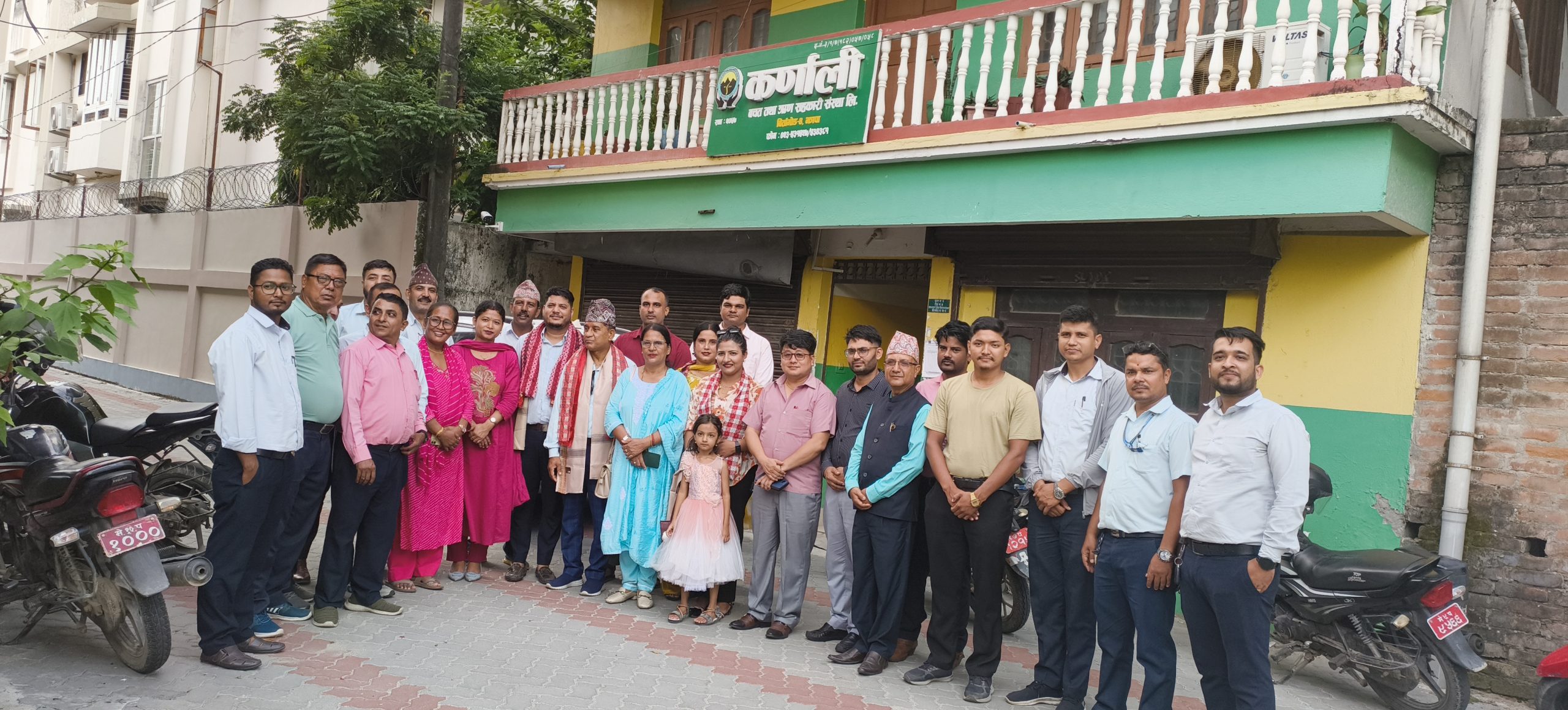 मृगोला पीडितलाई जन्मदिनमा बस्नेतले गरे आर्थिक सहयोग