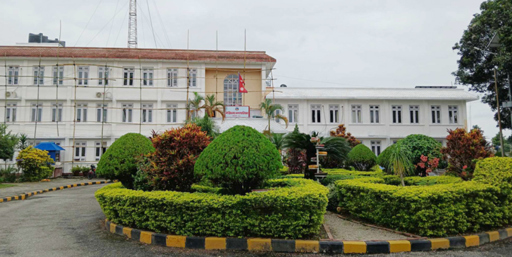 मेची निन्दा र हडिया खोलाको ठेक्का लगाउँदै मेचिनगर नगरपालिका